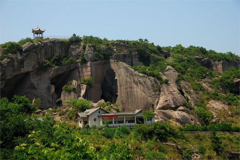 不周神山洞窟